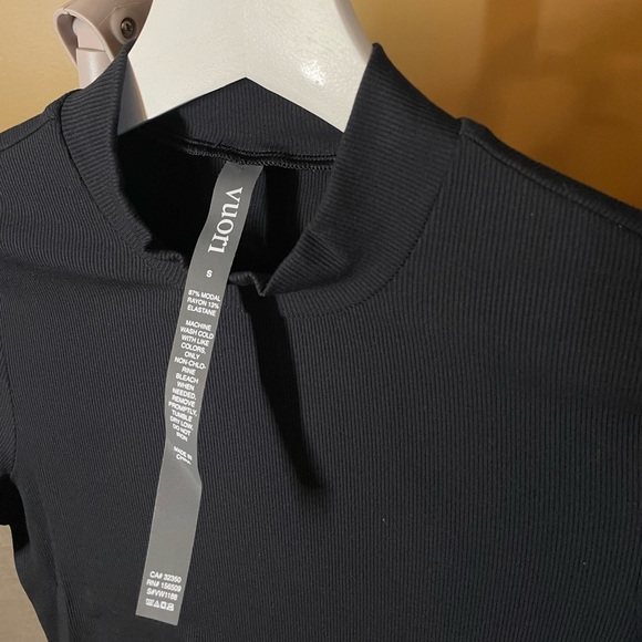 NWT Vuori Pose Mock Neck Tshirt - Picture 3 of 7